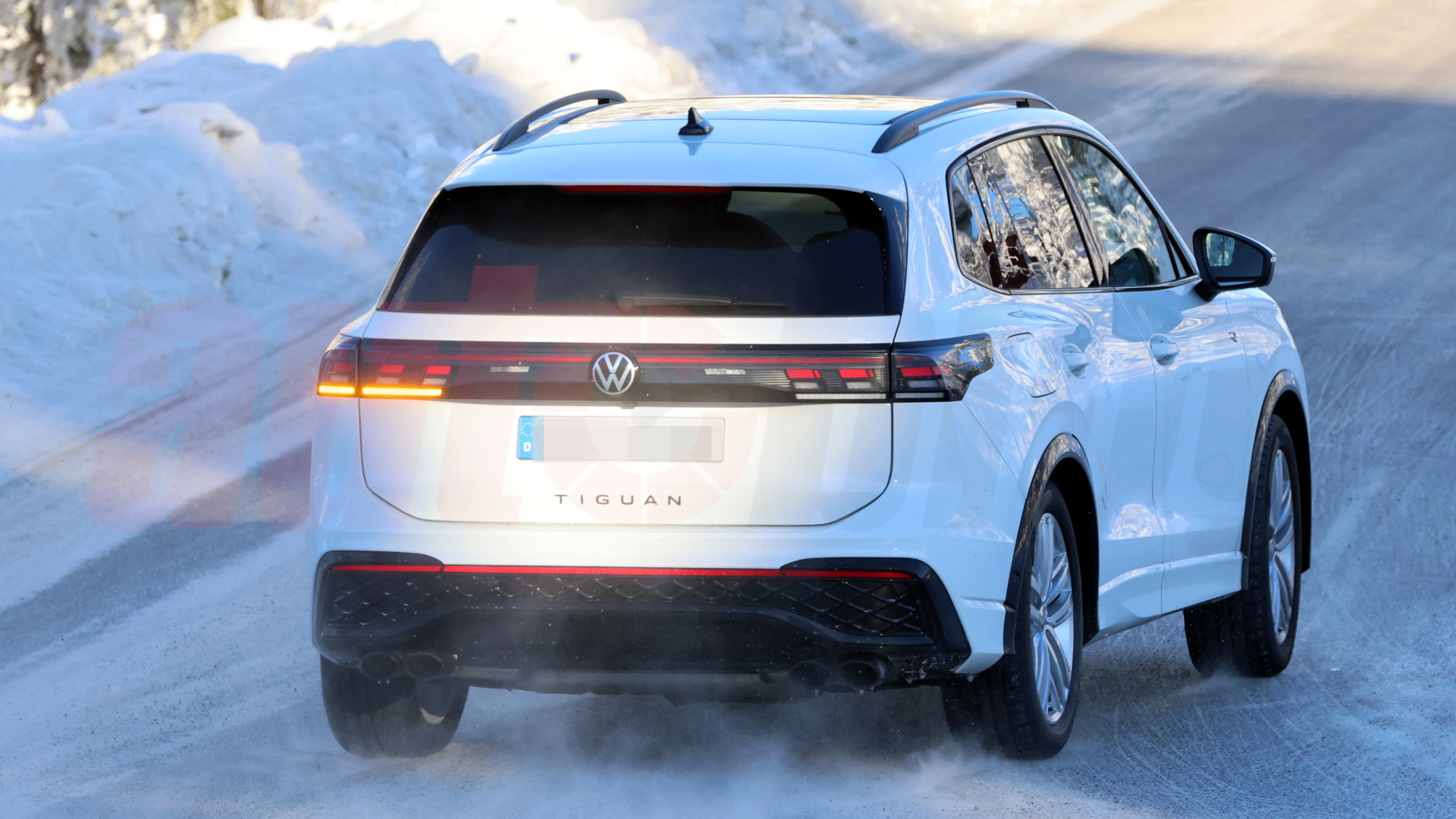 2027 Volkswagen Tiguan R spy shot