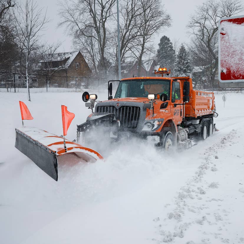 Commercial Travel Banned: What Drivers Must Know About the East Coast Blizzard