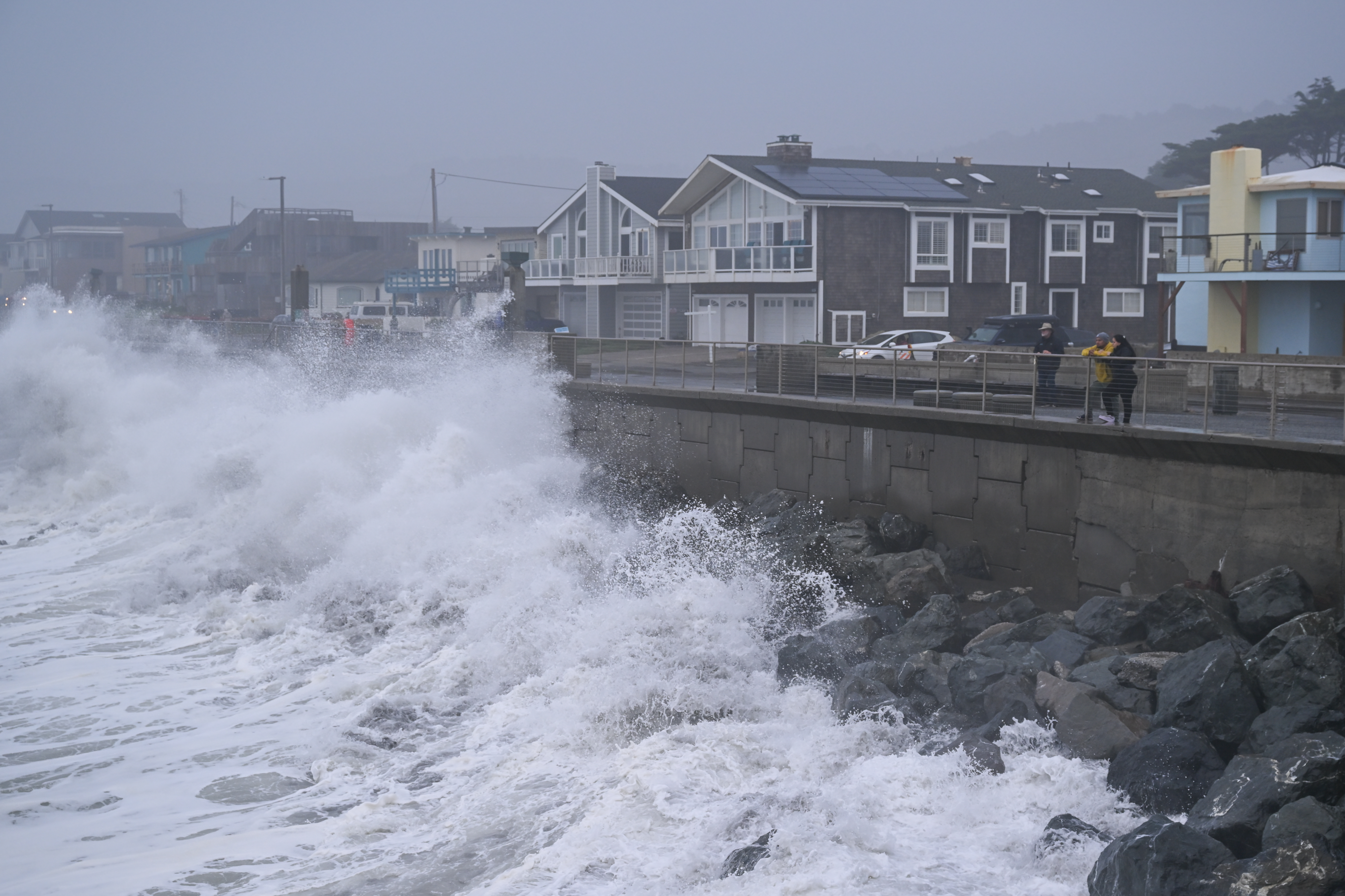 A view of big waves in Pacific Ocean