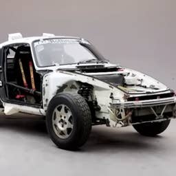 Watch the Porsche 959 Dakar Legend Get Torn Apart and Rebuilt